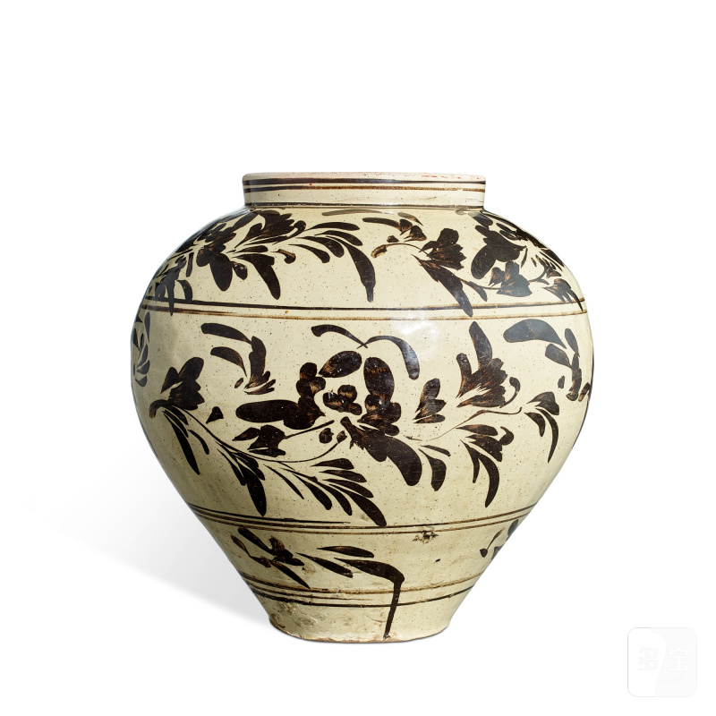 A Cizhou black-painted 'floral' jar, Yuan - Ming dynasty | 元至明 磁州窰白地黑彩花卉紋罐 - 图2
